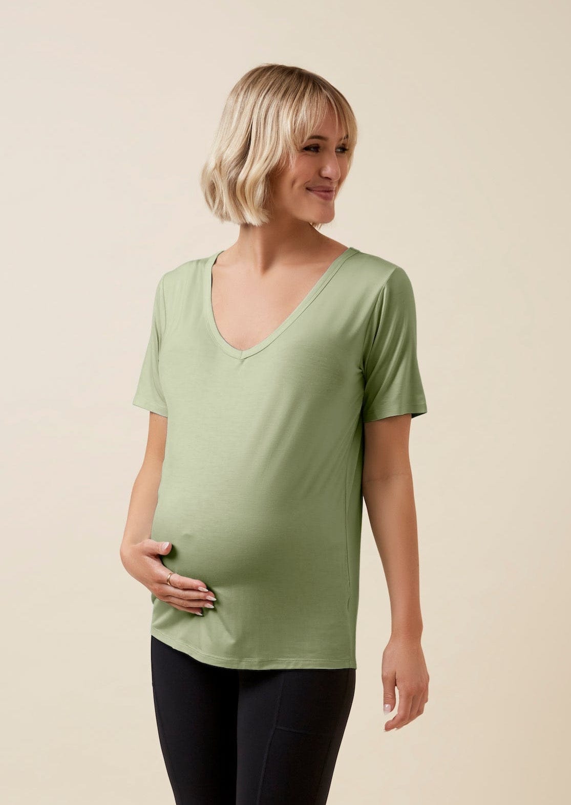 Thery Group TEE Calm Khaki The Me Slouch bamboo Tee -side view pregnant mother